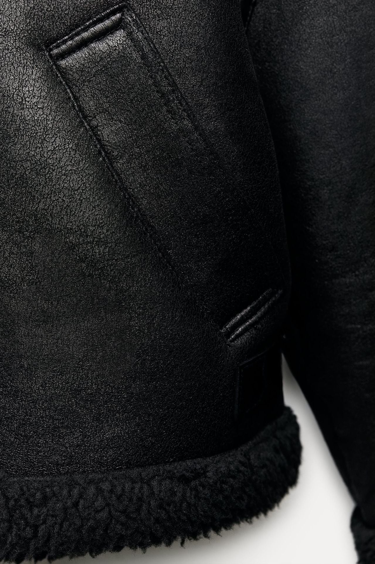 Jaqueta de Couro Forrada em Lã