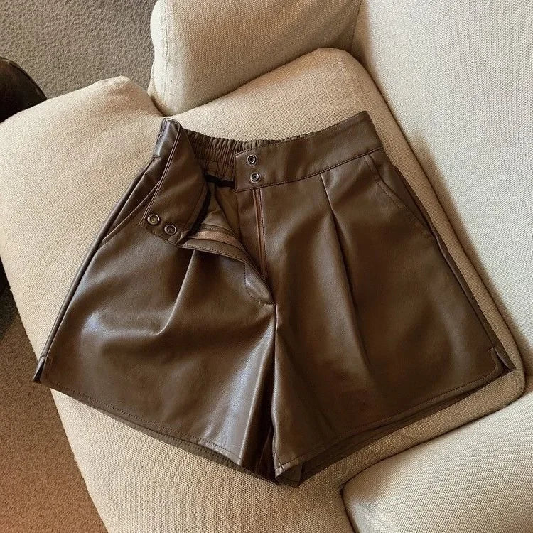 Shorts Couro Chic Minimal