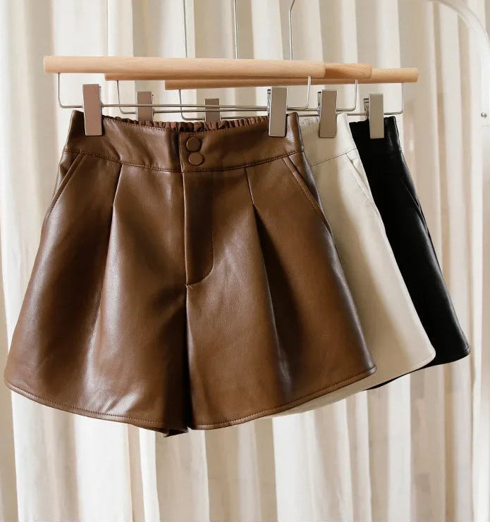 Shorts Couro Chic Minimal